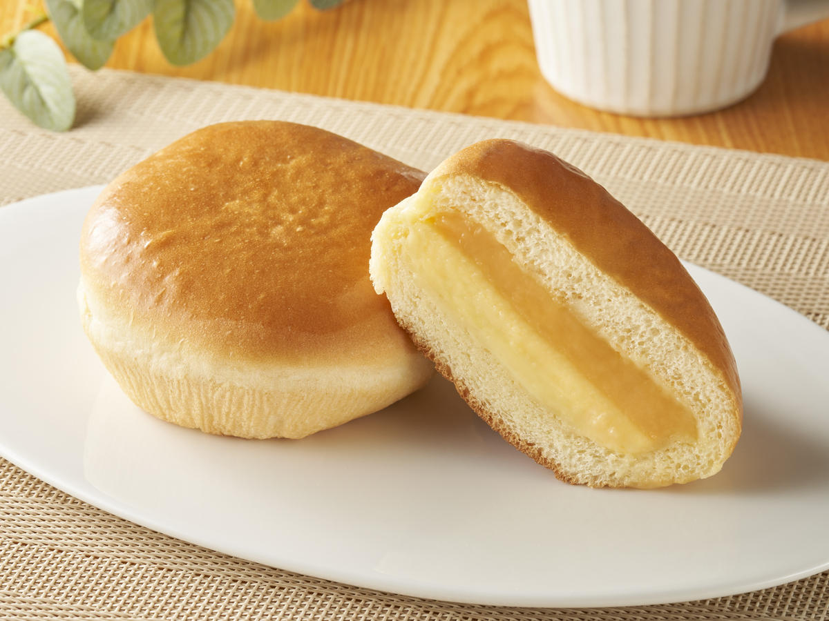 ２層のカスタードクリームが混ざり合う！！ とろ～りくり～むぱん １２月１３日（火）から新発売！！