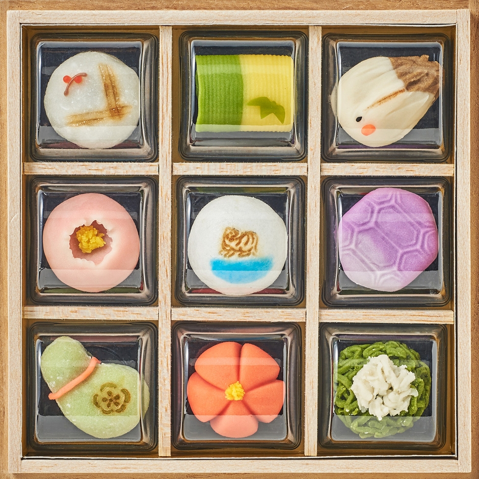 京菓子おせち 桐箱入りパッケージ