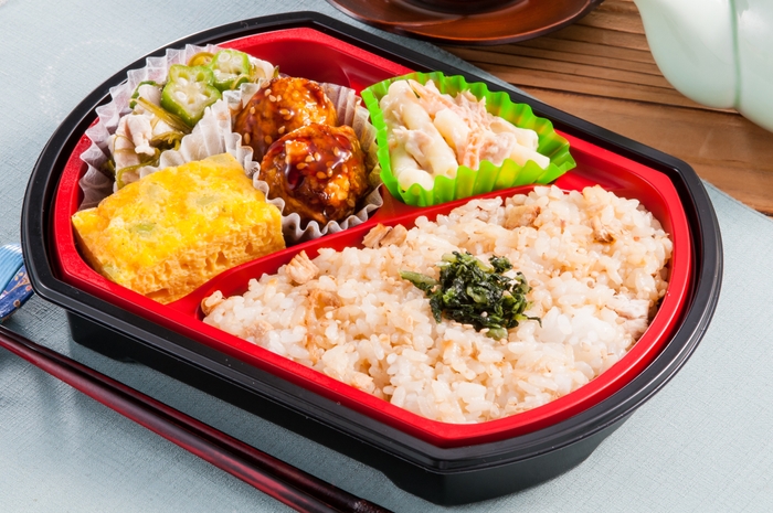 海・里山いかすメカジキめし弁当 接写（画像はイメージです。）