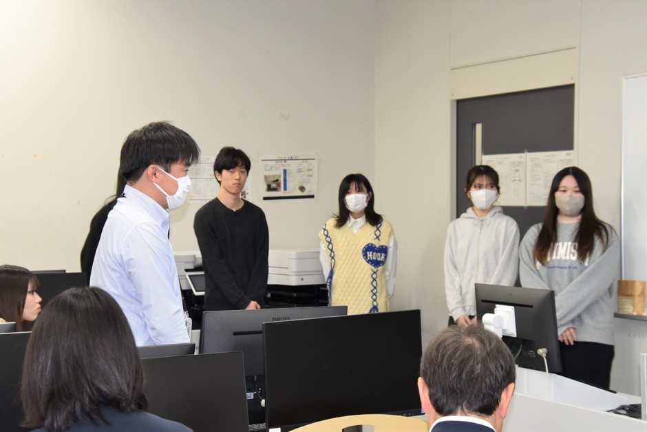 質問するJA尾張中央の担当者