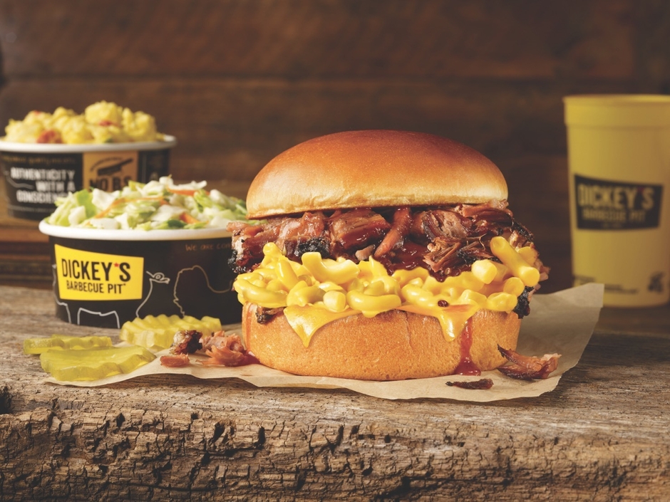 ダブルチーズビーフブリスケット1,580円(税込)