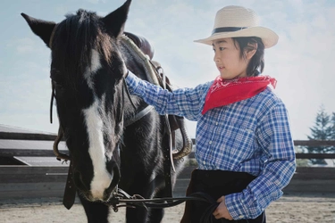 【リゾナーレ八ヶ岳】自由研究に最適！乗馬から厩舎まで馬に携わる自由研究プログラム「Horseman’s JOB ～夏休みの自由研究～」提供｜実施日：2021年7月19日〜8月31日の毎週月曜日