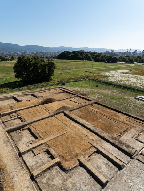 小山状に残されていた基壇の痕跡(平城宮跡第615次調査)