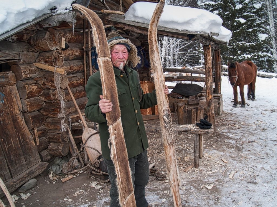 アルタイ山脈で日常的に使われるスキー