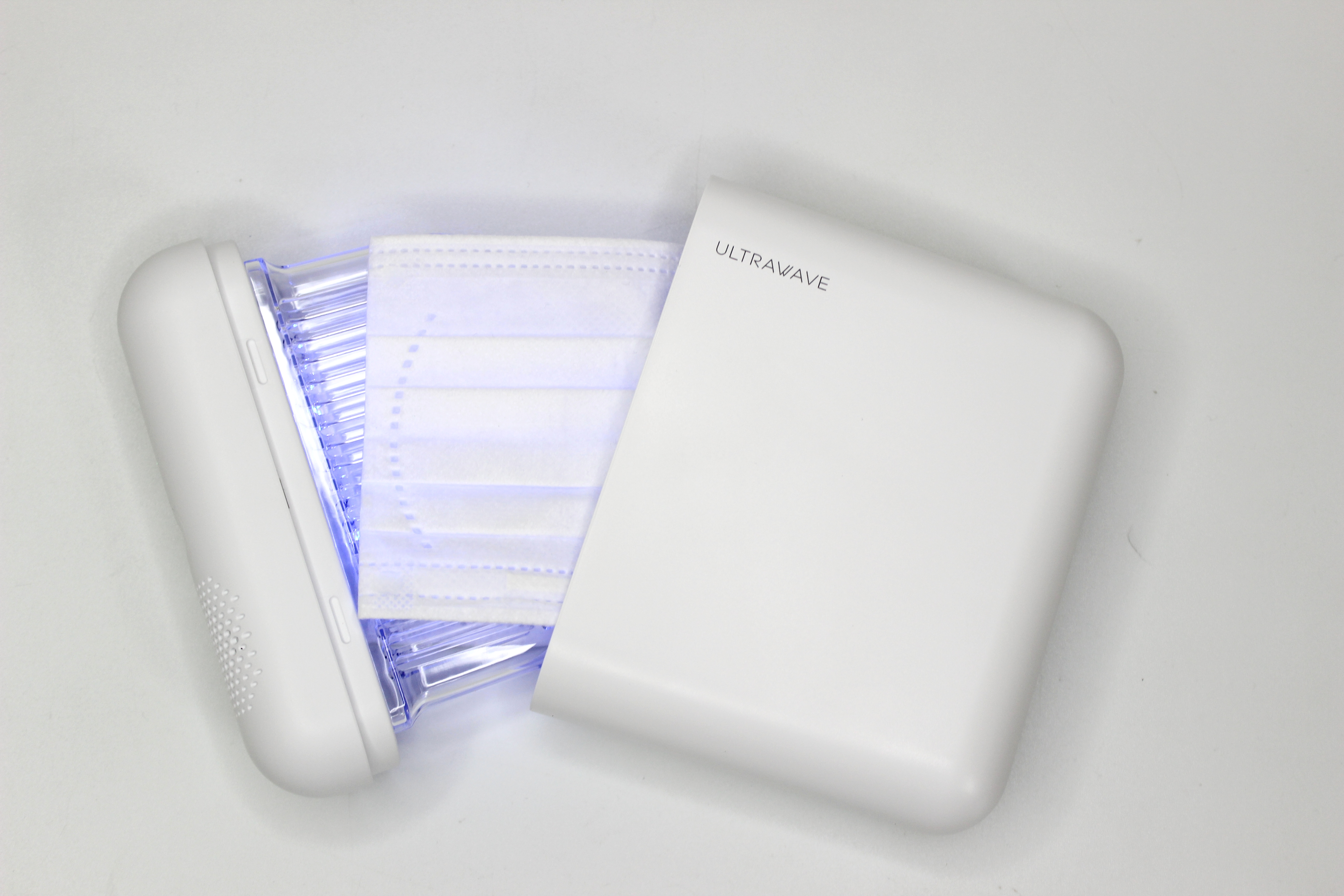 【新商品】乾燥＆除菌でマスクを清潔に！マスク除菌ケースを5月28日より販売を開始致します。