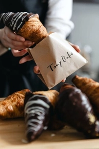 東京に初上陸！北海道発祥のチョコレート専門店が作った 高級チョコクロワッサン専門店が 中央区築地に100日限定オープン！