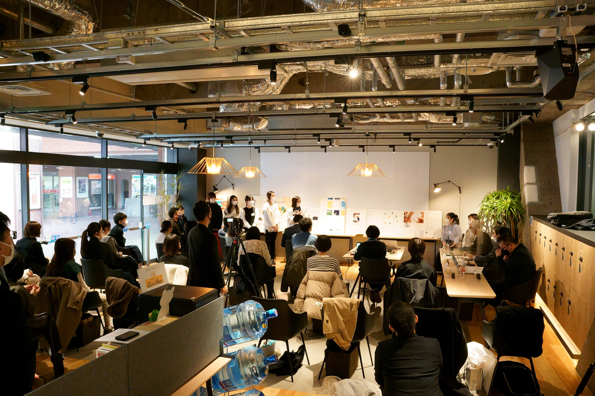 キンコーズ 産学共同プロジェクトから生まれた 武蔵野美術大学生の作品を商品化し限定販売