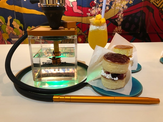 有楽町ガード下の大衆居酒屋「まんぷく食堂」が 大正モダン水タバコcafe「いっぷく堂」へ業態変更し 7月1日(金)にサービス開始