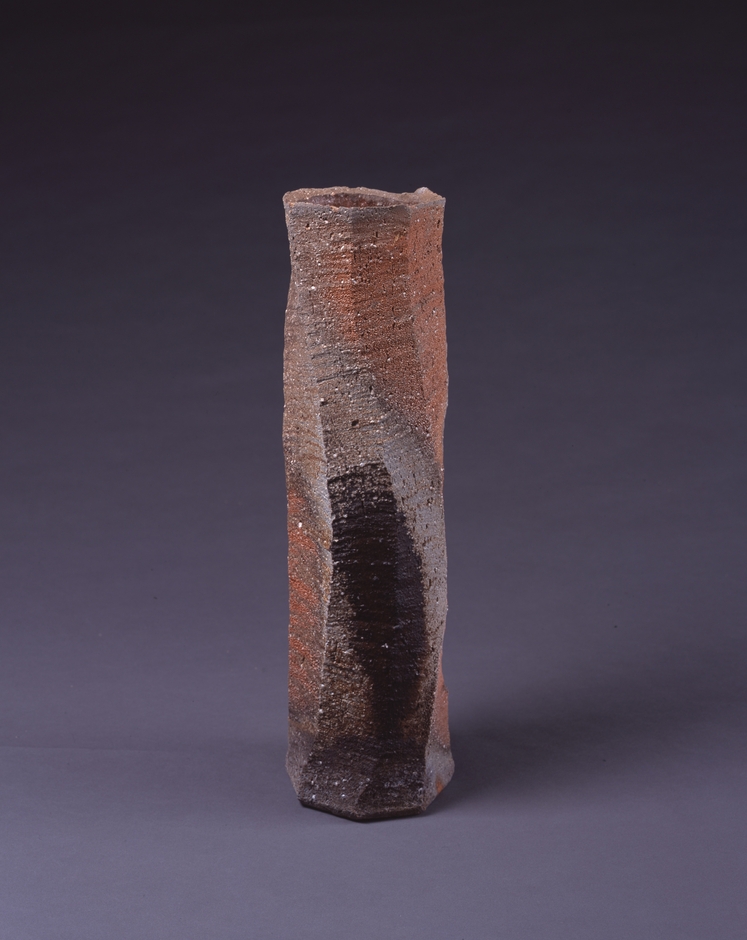 神山 清子「信楽大筒」 昭和47／1972 滋賀県立陶芸の森陶芸館(撮影：杉本 賢正)