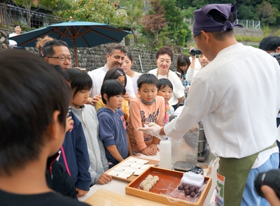 五穀屋 和菓子職人による和菓子作りデモンストレーション