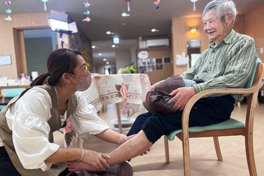 【介護美容による心身の変化を科学的に検証】
高齢者のQOL向上を実証するプロジェクト始動