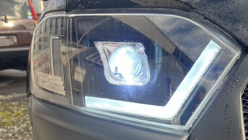 新発売されるプロボックス専用LEDヘッドライト