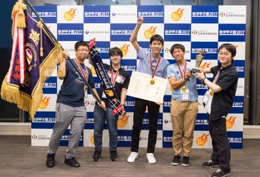【数学甲子園2017本選結果】 灘高等学校「バンジー改チーム」(兵庫県)が優勝！ 灘高としては3年ぶり2度めの栄冠　 ～今大会から優勝チームに贈られる「文部科学大臣賞」を受賞～