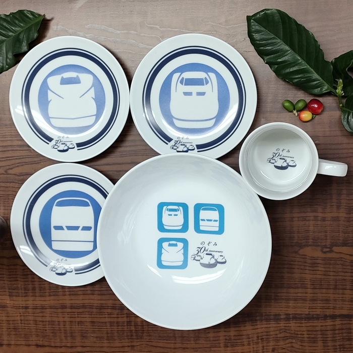 「有田焼×東海道新幹線」のコラボ食器_2