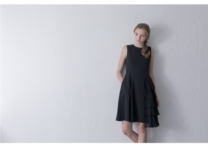 Asymmetry frill Dress/￥65&#44;000