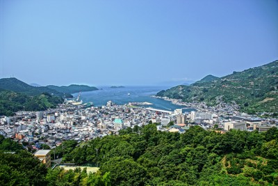 山から見た八幡浜市