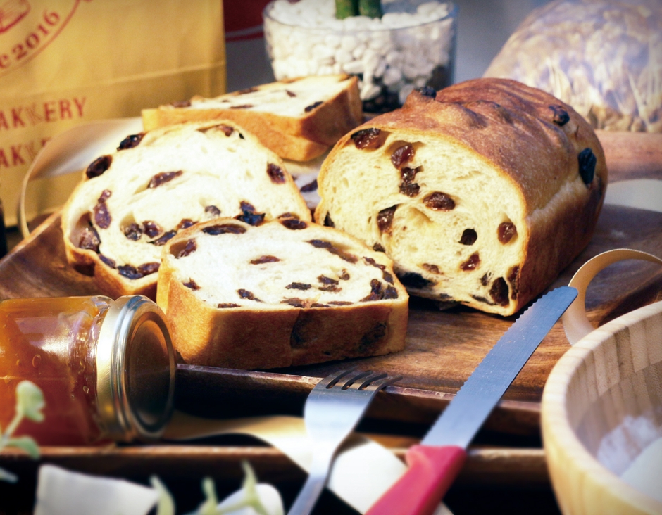 レーズン食パン