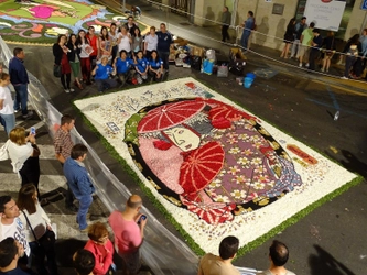 10,000本の花で描かれた巨大な浮世絵が、 東京ミッドタウン日比谷に出現！