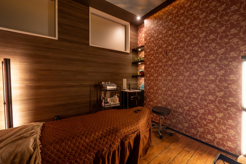 南国風の落ち着いた空間で、お口周りをゆったりとほぐします。