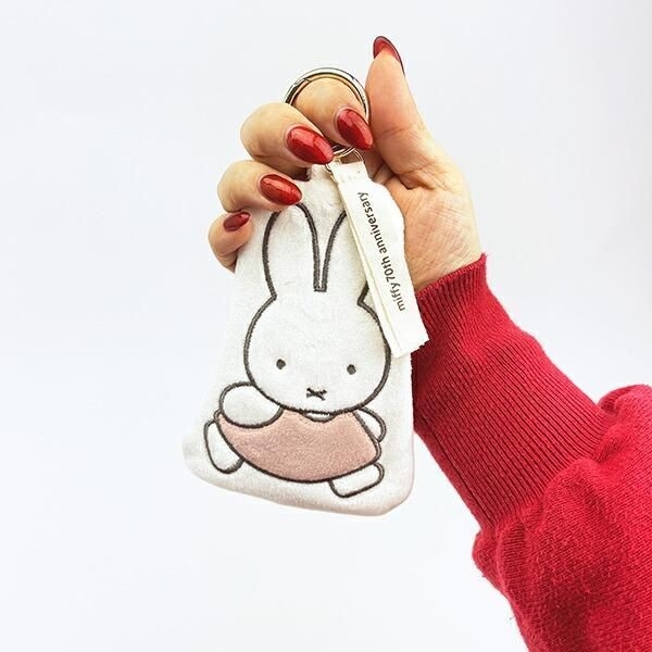 ミッフィーのダイカットポーチ