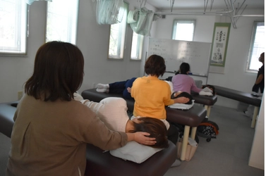 自粛ストレスによる体調不良者が続出　 家庭でできる整体講座「自律神経整体ホームケアセラピー」の 受講者(特に主婦の方)が2倍以上に増加！