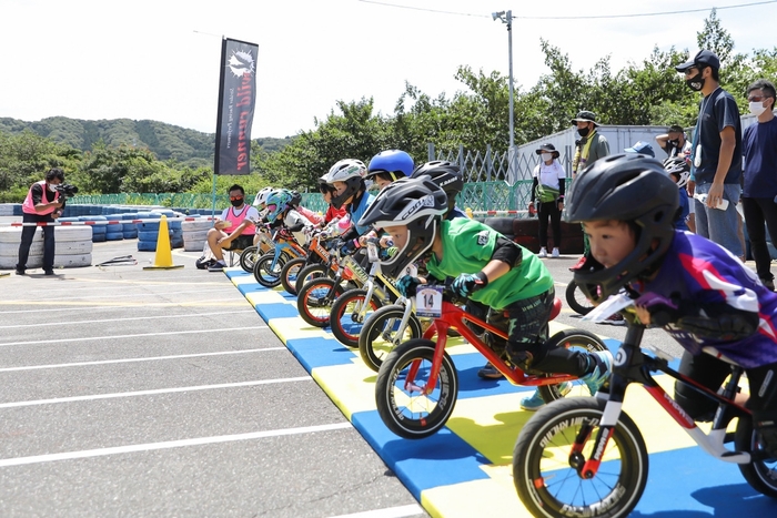 ランバイクを全てのスポーツの始まりに。