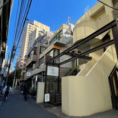 店舗は二階にございます