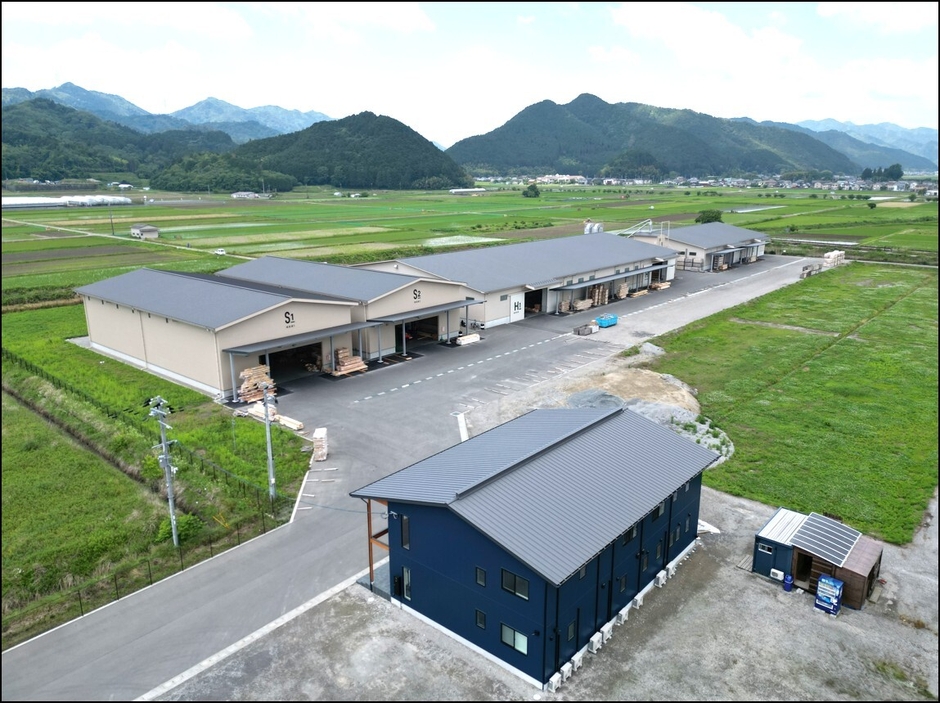 丹波篠山工場 全景(木造建築／工場・倉庫・事務所棟／2025年6月撮影)