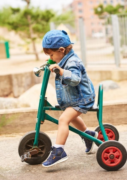 0-3歳児用シューズ『FIRST』