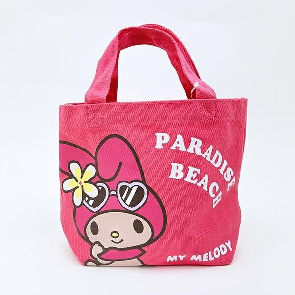 日焼け姿のマイメロディのバッグ
