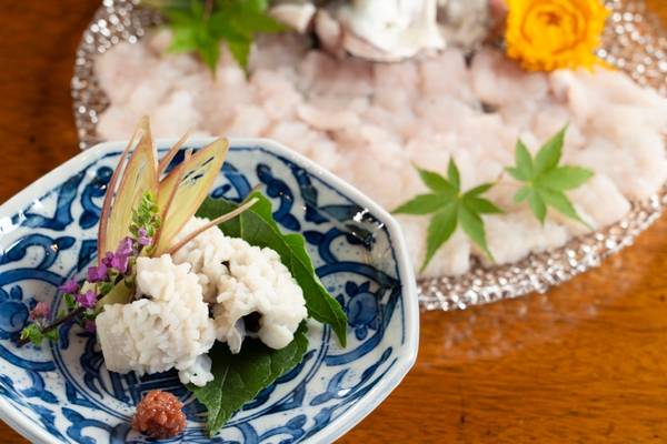 ▲夏の風物詩「鱧の湯引き」