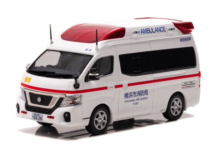 CARNEL 1/43 日産 パラメディック 2018 神奈川県横浜市消防局高規格救急車:左前