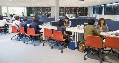 令和元年度(2019年度)の近大フェアでの就職相談の様子