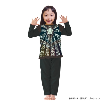 光る!変身パジャマ キュアコスモ(蓄光プリント着用イメージ)