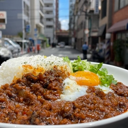 東京・神田【スープカレー出身】キーマカレー専門「カレーは世界を救う（スプーンで）」がオープン