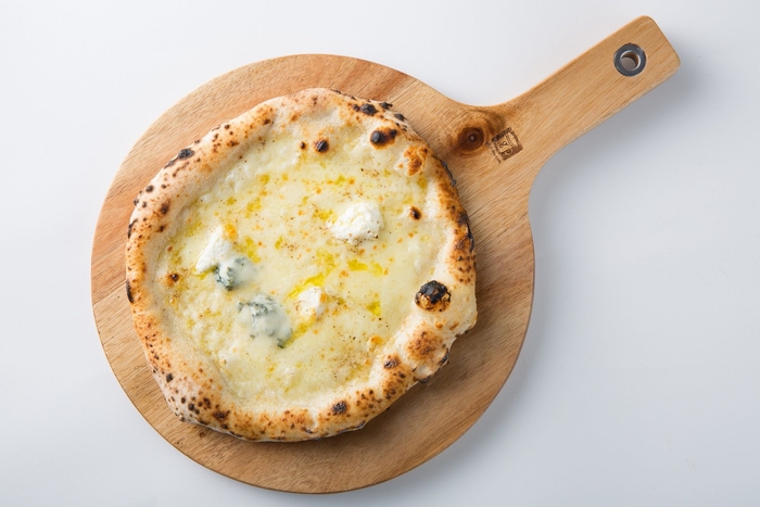 4種のチーズのピッツァ