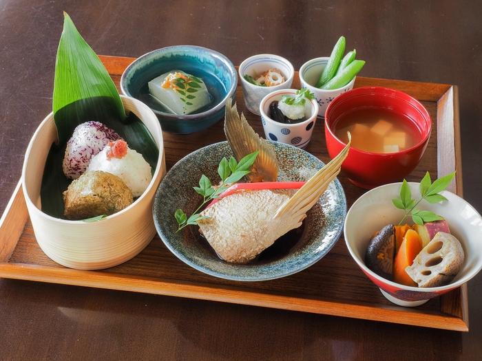 鮮魚の煮付けごはんセット