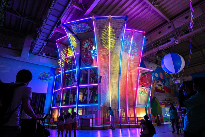 “光と音のジャングルジム”夏バージョン