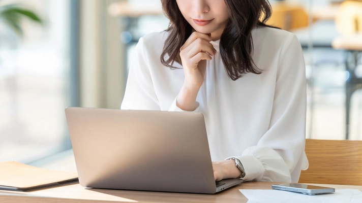 高まるインターネットトラブルリスクに備える弁護士保険