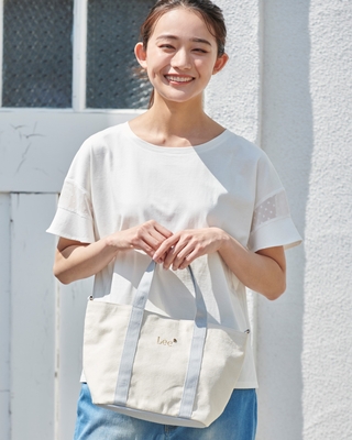★Lee(R)トリプルコラボアイテム　ミニトートバッグ¥3,957　キャンバストート素材でハンドルと底にキキ＆ララのイメージカラーを使用。