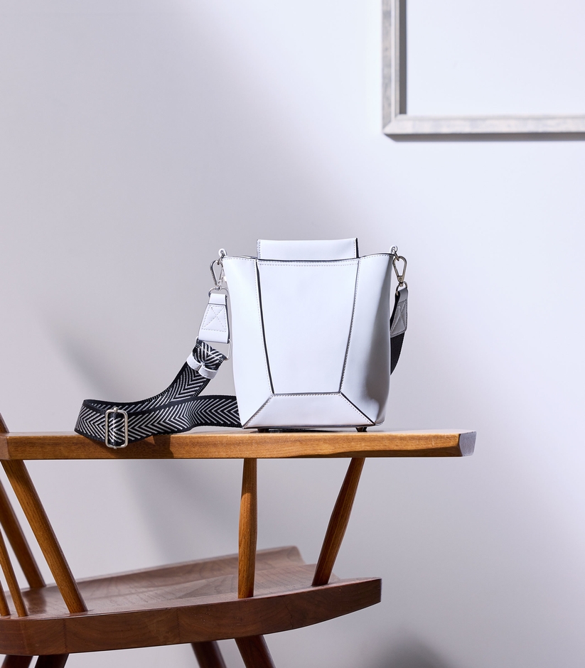 FRAME B002　12,100円