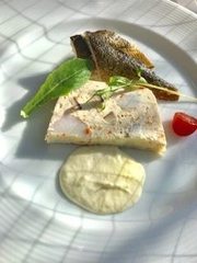 球磨人吉の地元野菜たっぷり魚介のテリーヌ&ヤマメの燻製長ネギのピュレ添え(人吉)