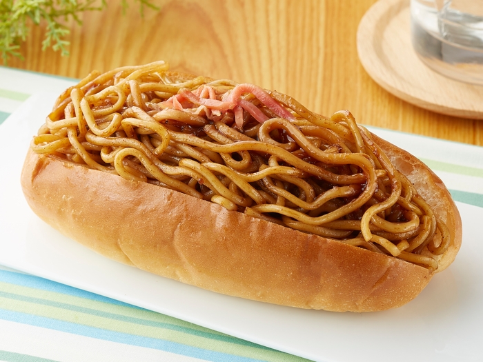 焼きそばパン (惣菜パン)焼きそば15%増量!(当社従来品比) イメージ画像