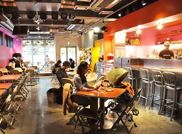 KICK BACK CAFE 店内