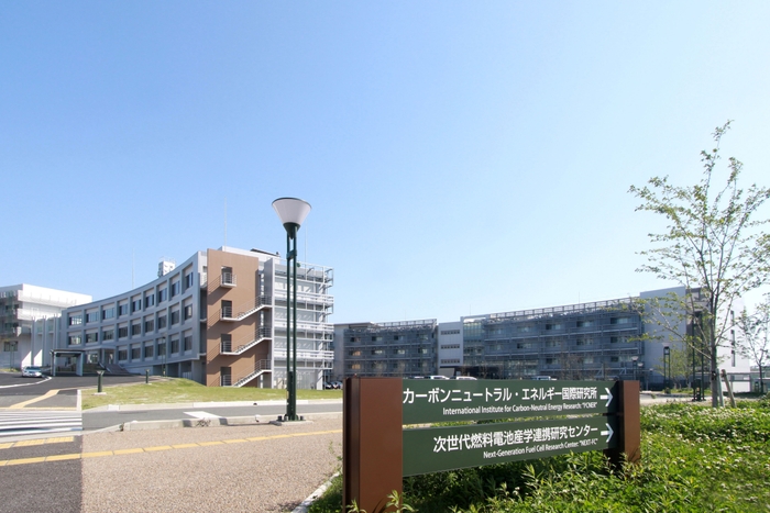 I2CNER 研究棟の外観