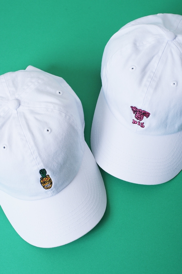 MIRACLE PIG CAP MIRACLE PINEAPPLE CAP 各¥5,800 カラー展開:ホワイト