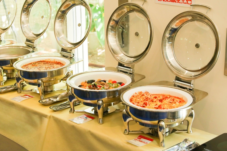 ビュッフェ形式の選手・関係者向けレストラン