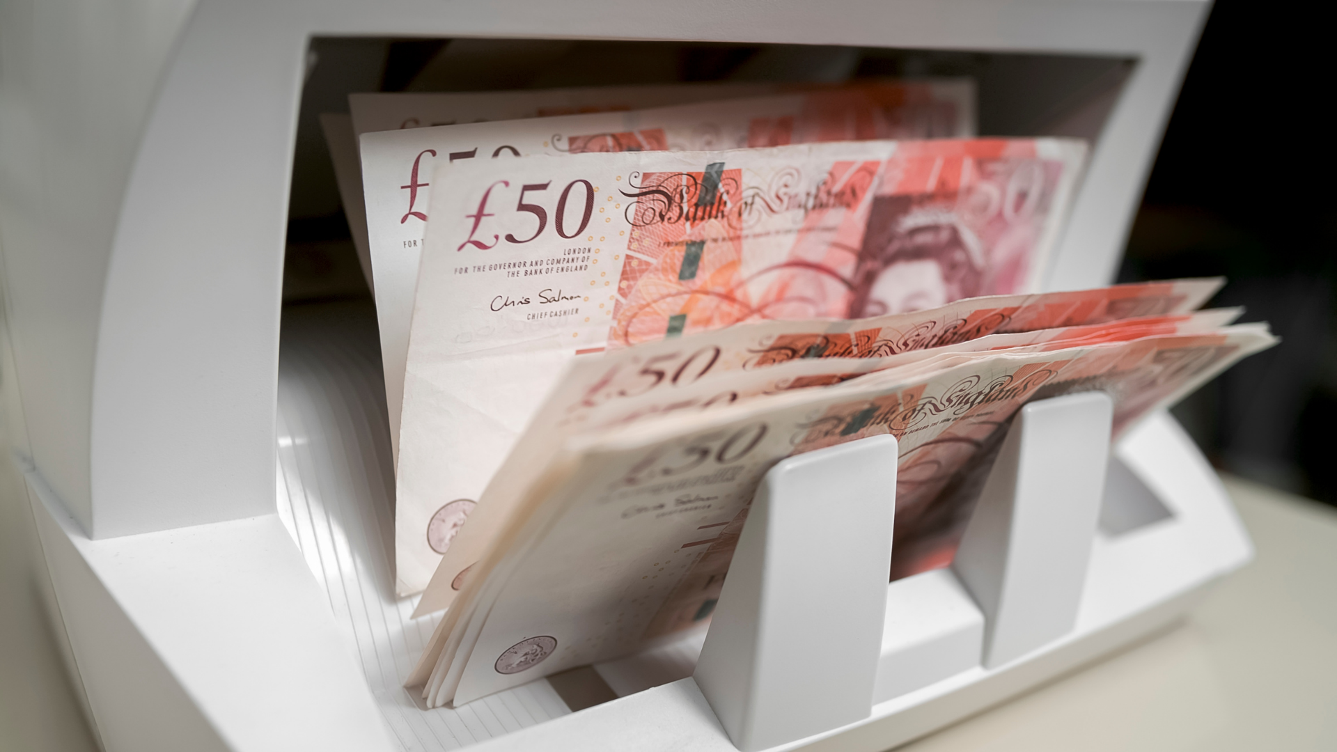 世界の通貨選別機市場は、2025年末までに約12億5,000万米ドルに達する見込みです