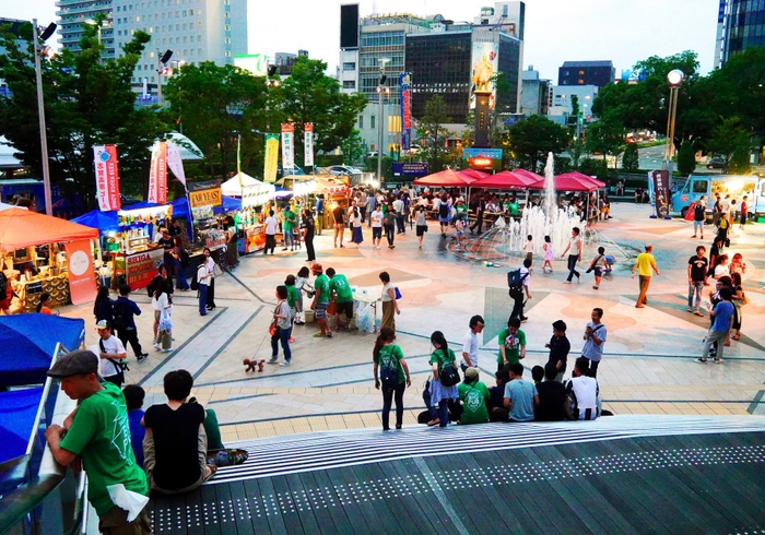 夕方の会場