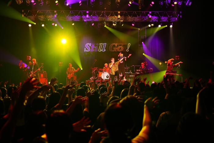 写真:源 賀津己、宮川舞子